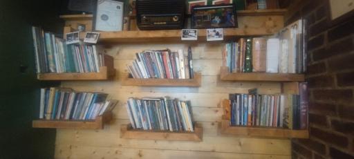 عکس کافه رادیو اصفهان