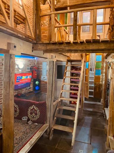 عکس چایخانه و قهوه خانه سنتی بلوط