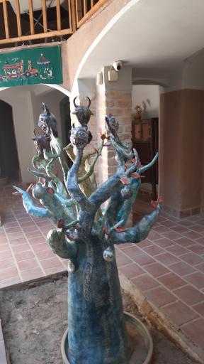 عکس موزه عروسک های محلی بادرود