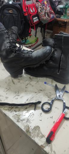 عکس تعمیرات کیف و کفش متین