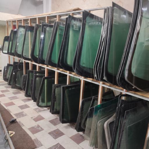 شیشه اتومبیل آریا