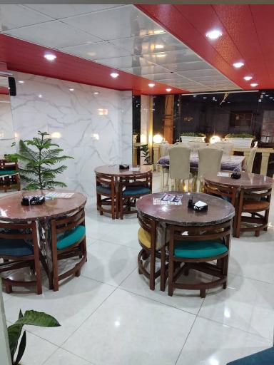 عکس کافه و فست فود آروما