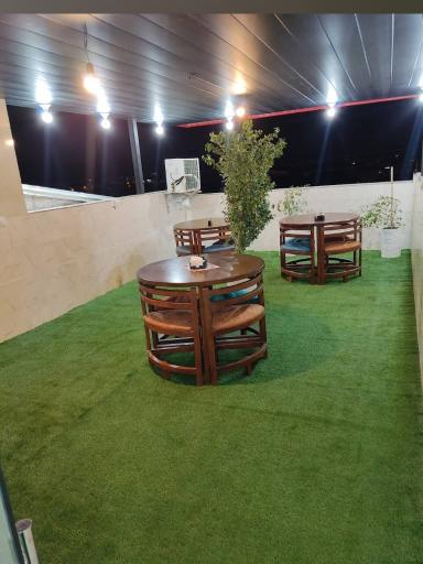 عکس کافه و فست فود آروما