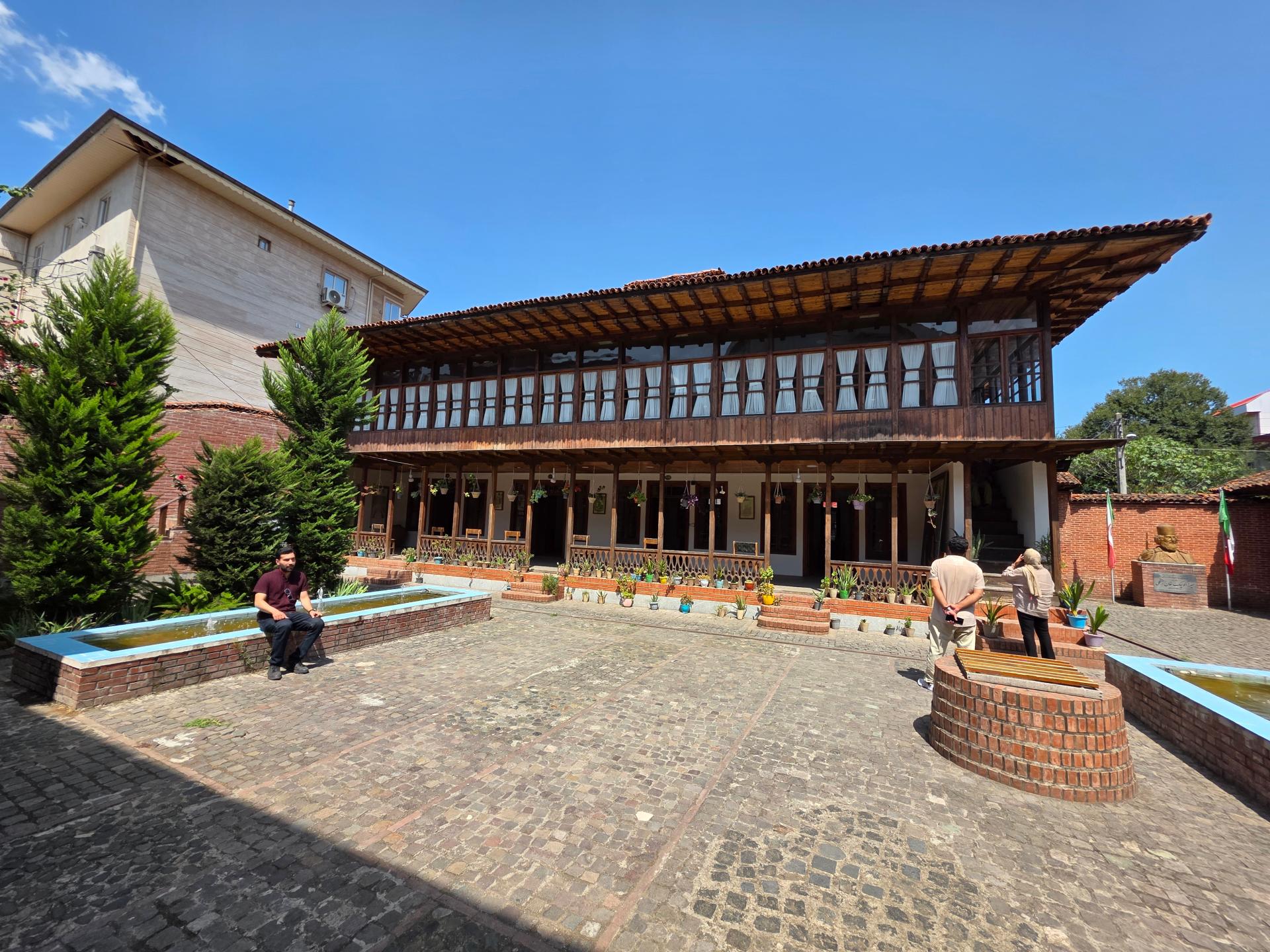 عکس خانه موزه میرزا کوچک جنگلی