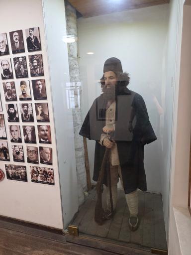 عکس خانه موزه میرزا کوچک جنگلی