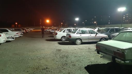 عکس پارکینگ عمومی گلشهر