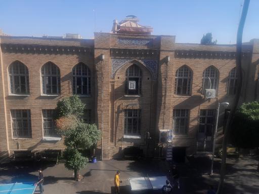 عکس ساختمان ایثارگران پایه دوازدهم
