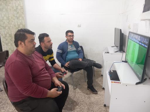 عکس گیم نت گل سرخ