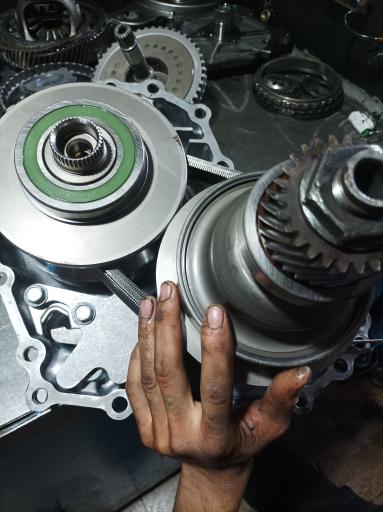 عکس تعمیرگاه گیربکس اتوماتیک اتووان