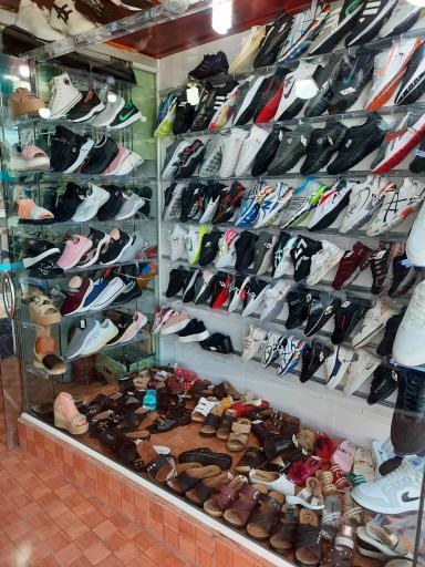 عکس فروشگاه کفش برک (شاهچراغی)