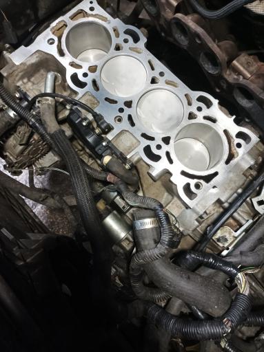 عکس تعمیرگاه گیربکس اتوماتیک اتووان