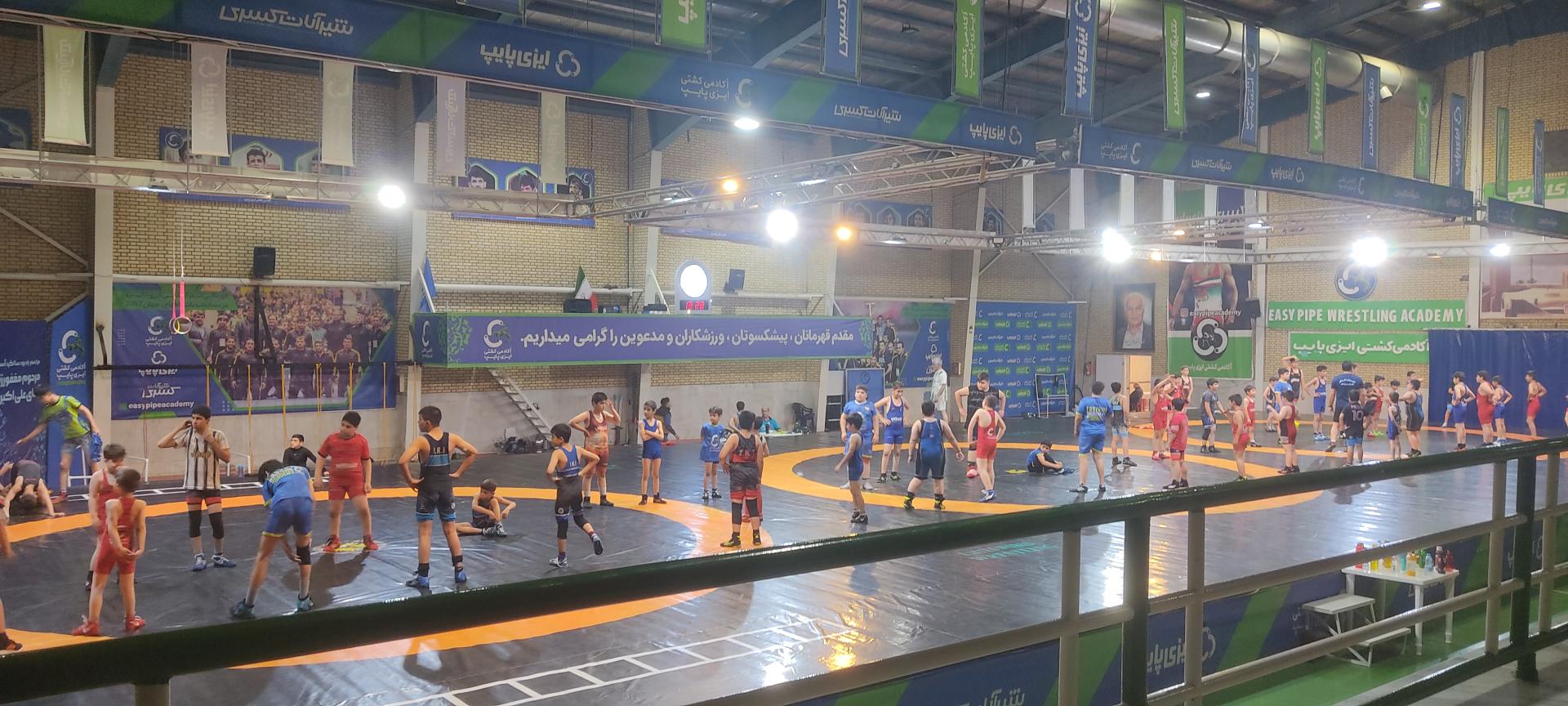 عکس آکادمی کشتی ایزی پایپ کاشان