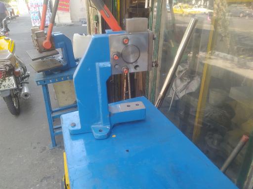 عکس تراشکاری و قالب سازی هاتفی