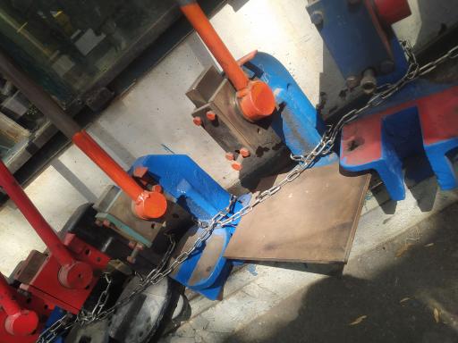 عکس تراشکاری و قالب سازی هاتفی