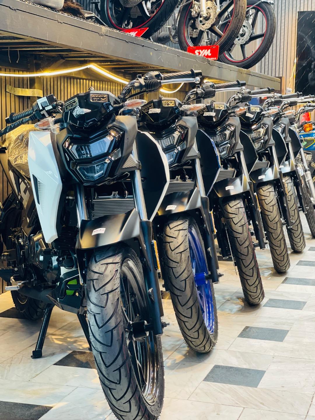 عکس فروشگاه موتور سیکلت سید