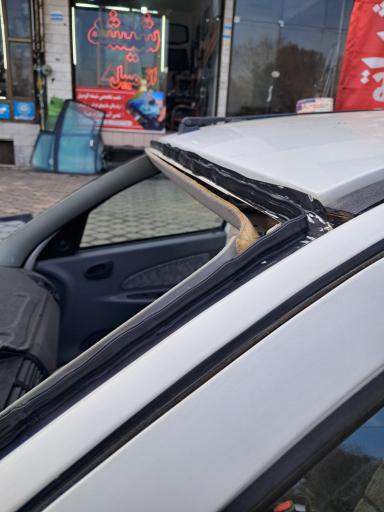 عکس شیشه اتومبیل گیلان