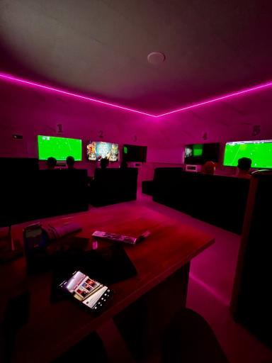 عکس گیم سنتر پیروزی