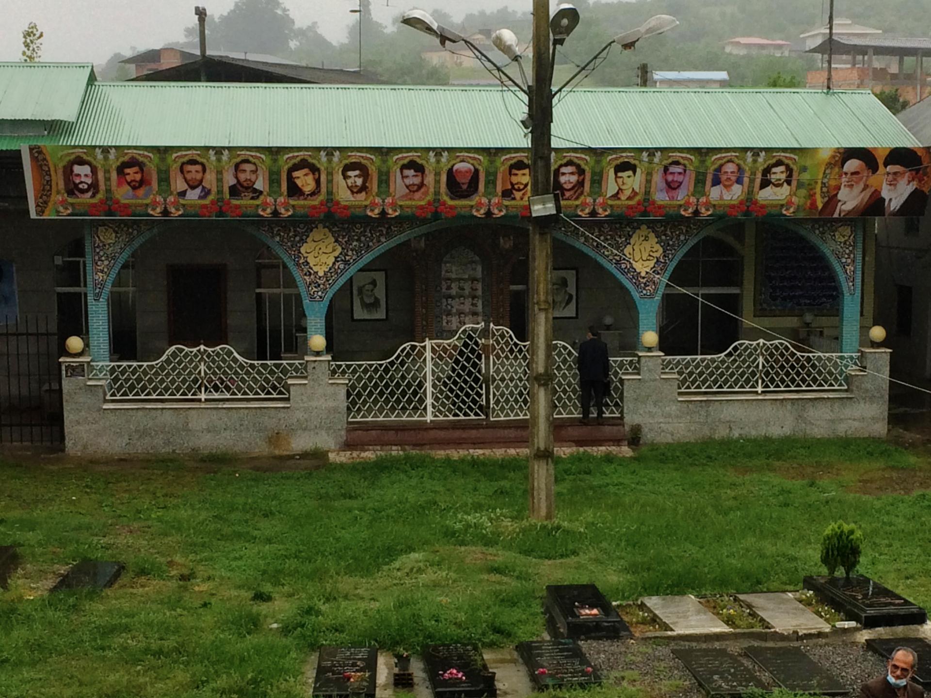 عکس گلزار شهدای روستای سیدکلا