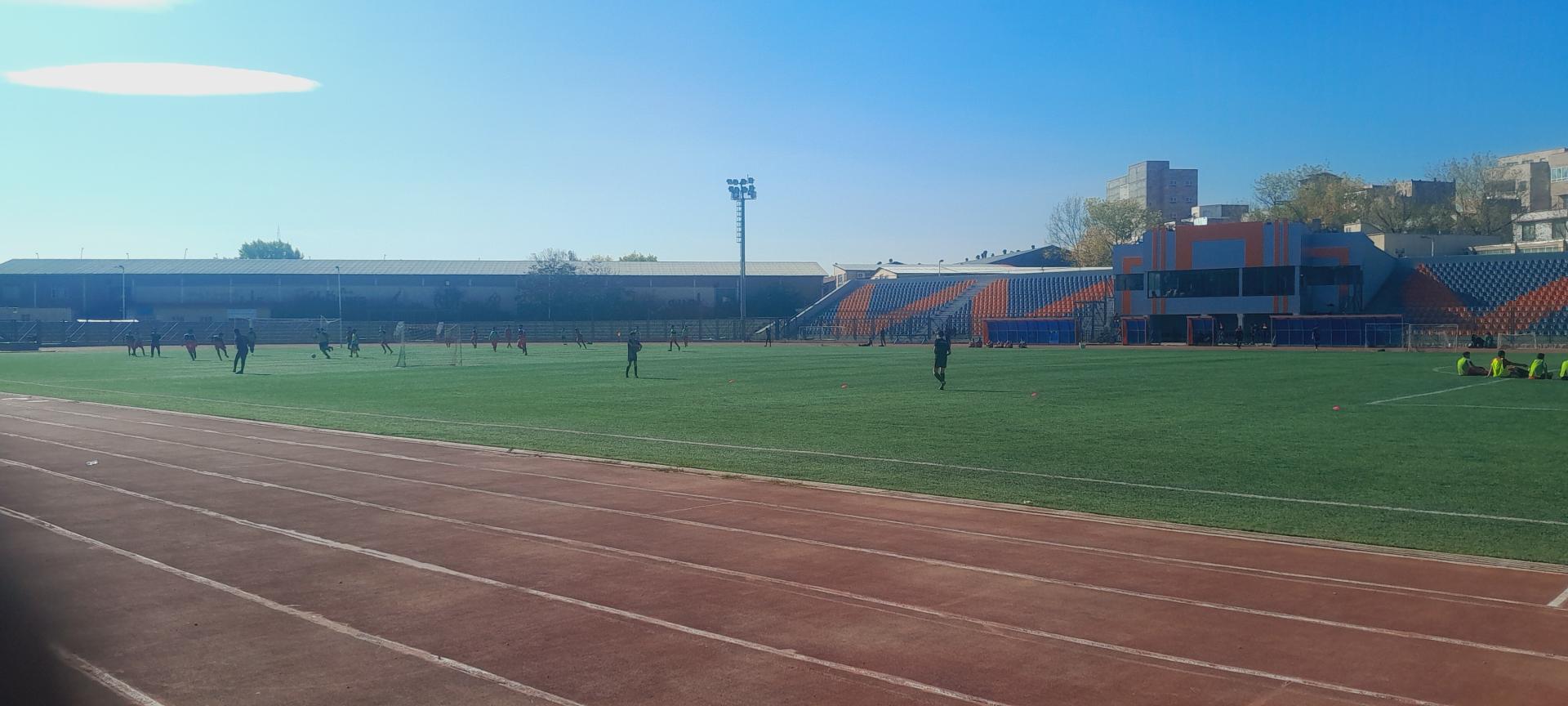 عکس ورزشگاه تختی اردبیل