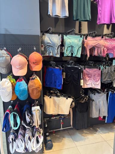 پوشاک ورزشی اَسین گالری