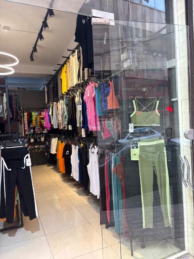 عکس پوشاک ورزشی اَسین گالری