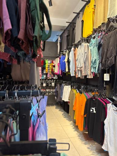 پوشاک ورزشی اَسین گالری