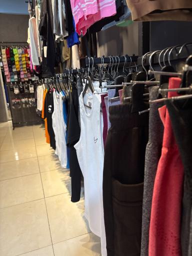 عکس پوشاک ورزشی اَسین گالری