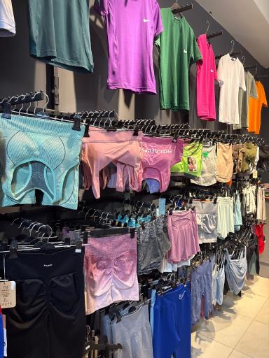 عکس پوشاک ورزشی اَسین گالری