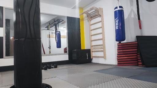 عکس باشگاه ورزشی بالین