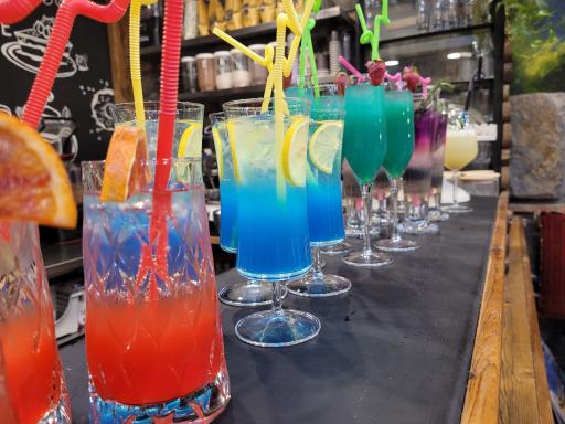 عکس کافه رستوران چَلِت