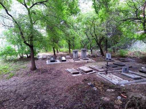 عکس قبرستان ارامنه ساری