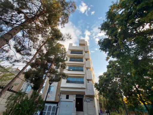 عکس کلینیک تخصصی پوست و مو مانا دکتر نوری