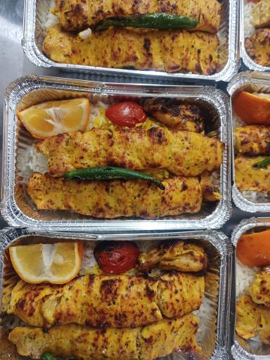 عکس رستوران و تهیه غذای پویا 