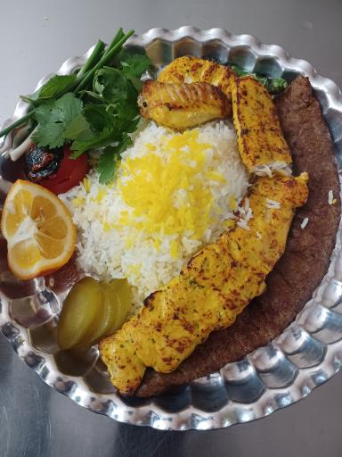 عکس رستوران و تهیه غذای پویا 