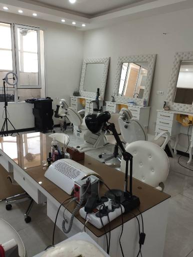 سالن زیبایی مونا کاوه 