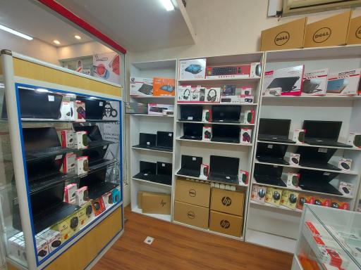 عکس لپ تاپ و کامپیوتر پونک