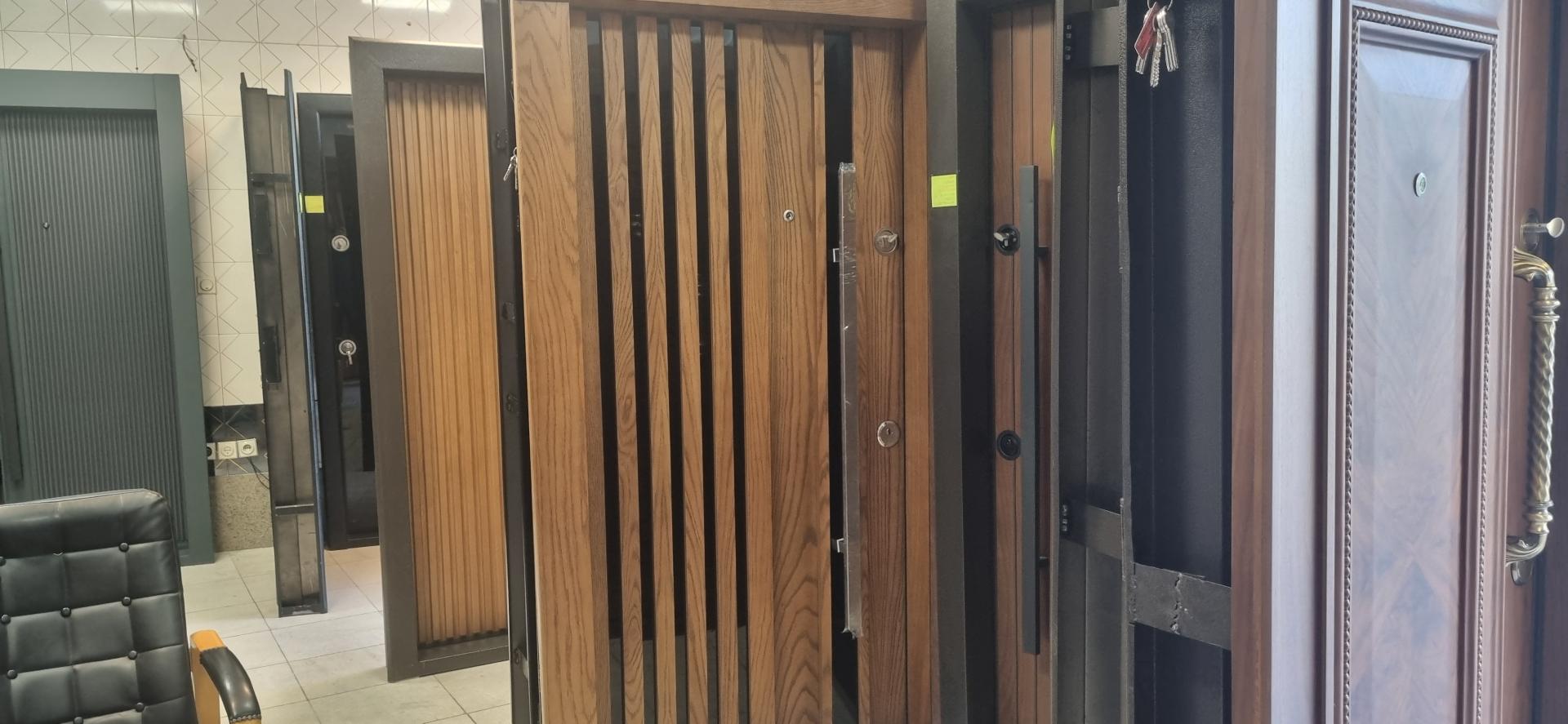 عکس صنایع چوب و فلز و درب پارسا