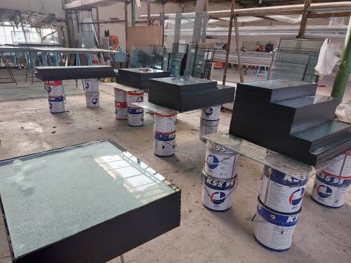 عکس شیشه دوجداره صفری