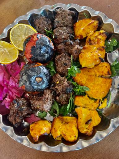 عکس رستوران سنتی فانوس