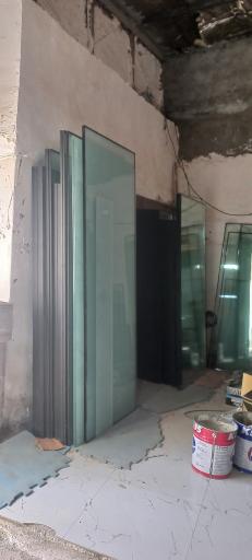 عکس کارگاه درب و پنجره UPVC و شیشه دوجداره