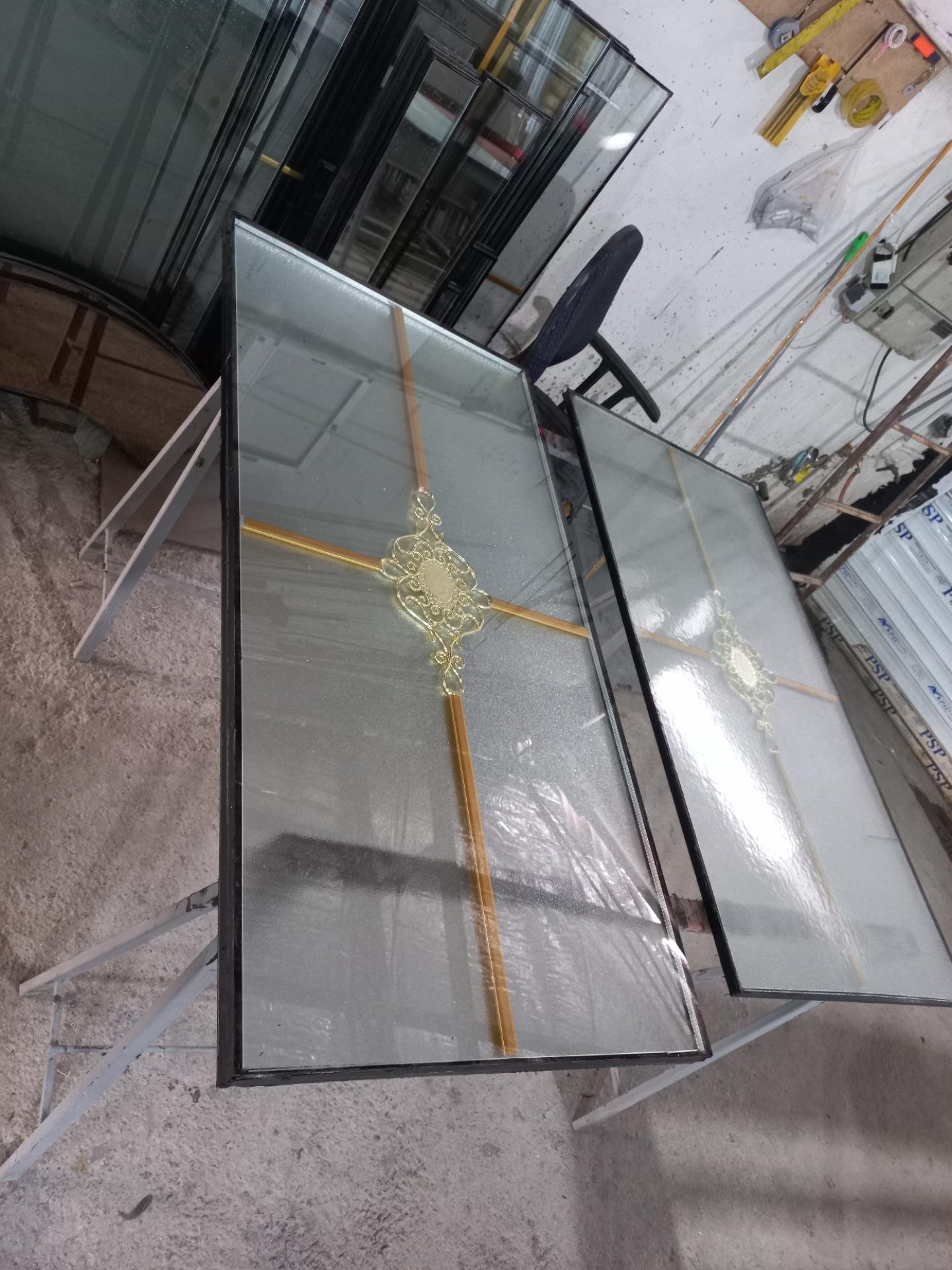 عکس کارگاه درب و پنجره UPVC و شیشه دوجداره