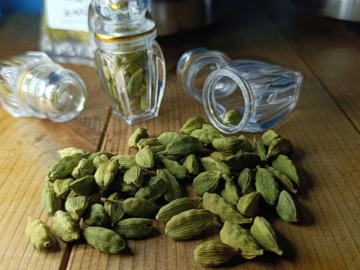 عکس خانه ادویه دانه ریز