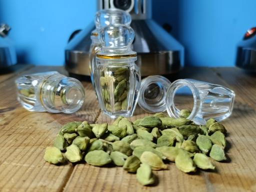 عکس خانه ادویه دانه ریز