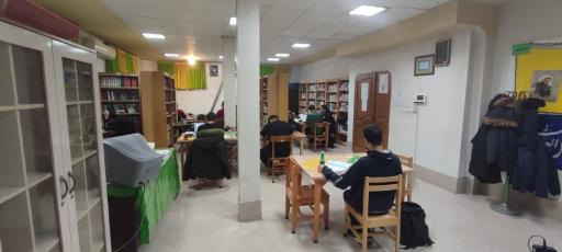 عکس سالن مطالعه و کتابخانه صالحین مسجد عمار یاسر