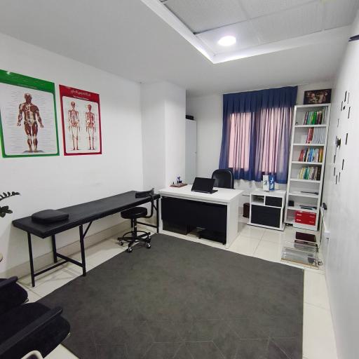 عکس کلینیک حرکات اصلاحی نسل فردا
