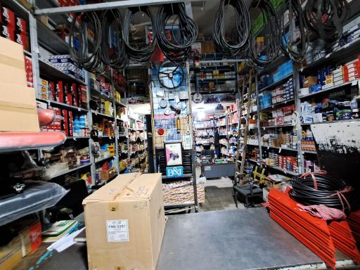 عکس فروشگاه ایران برزگر قنبری