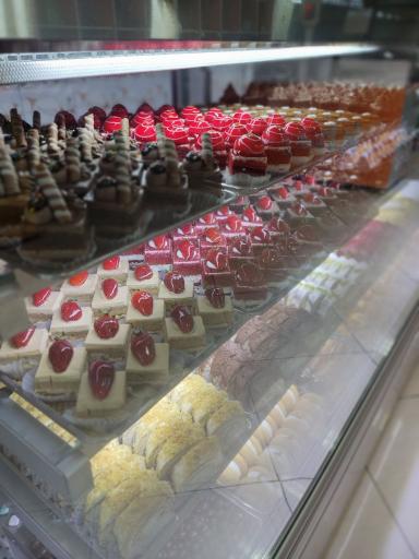 عکس شیرینی سرای خیام