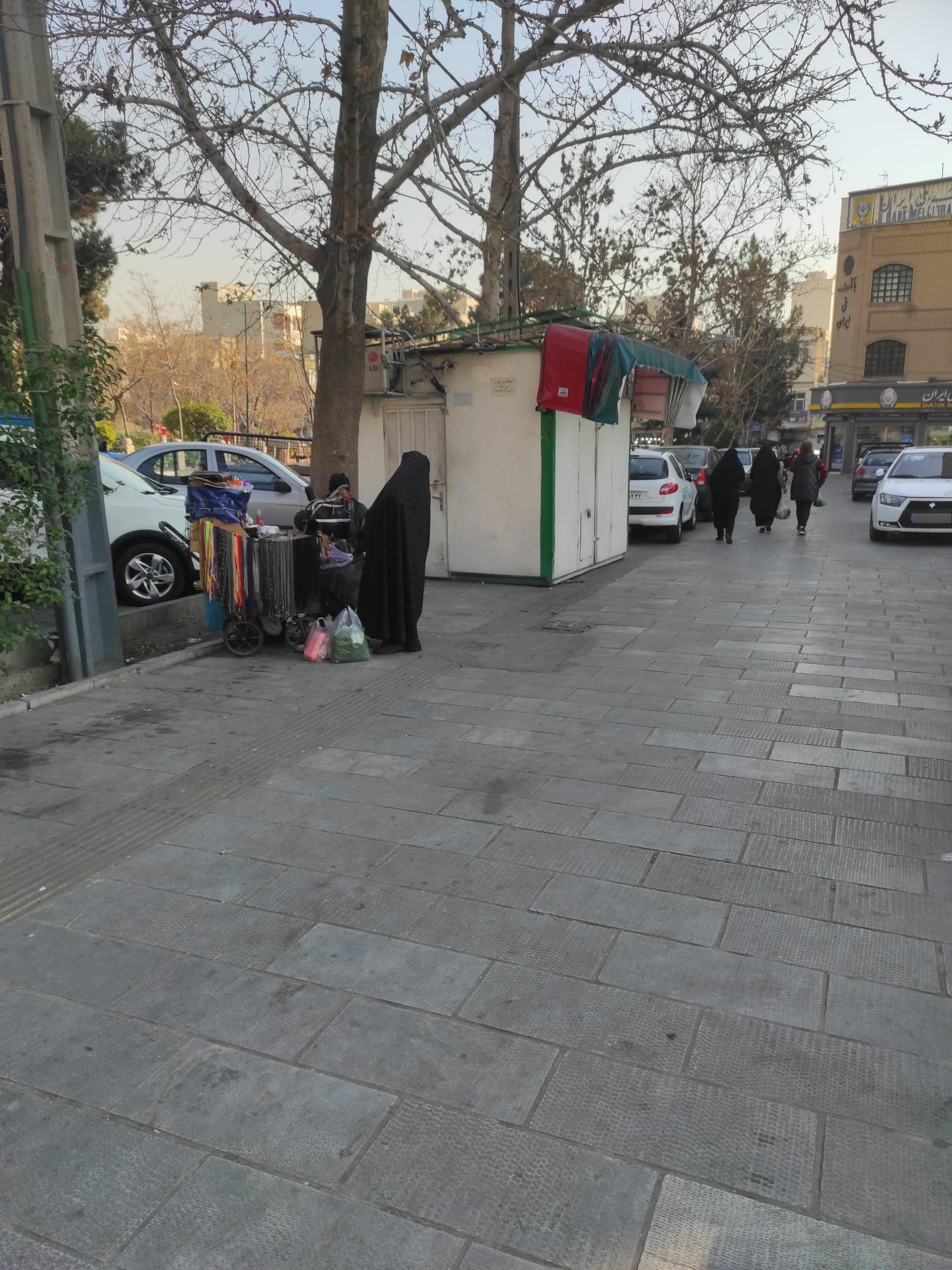 عکس دکه روزنامه فروشی