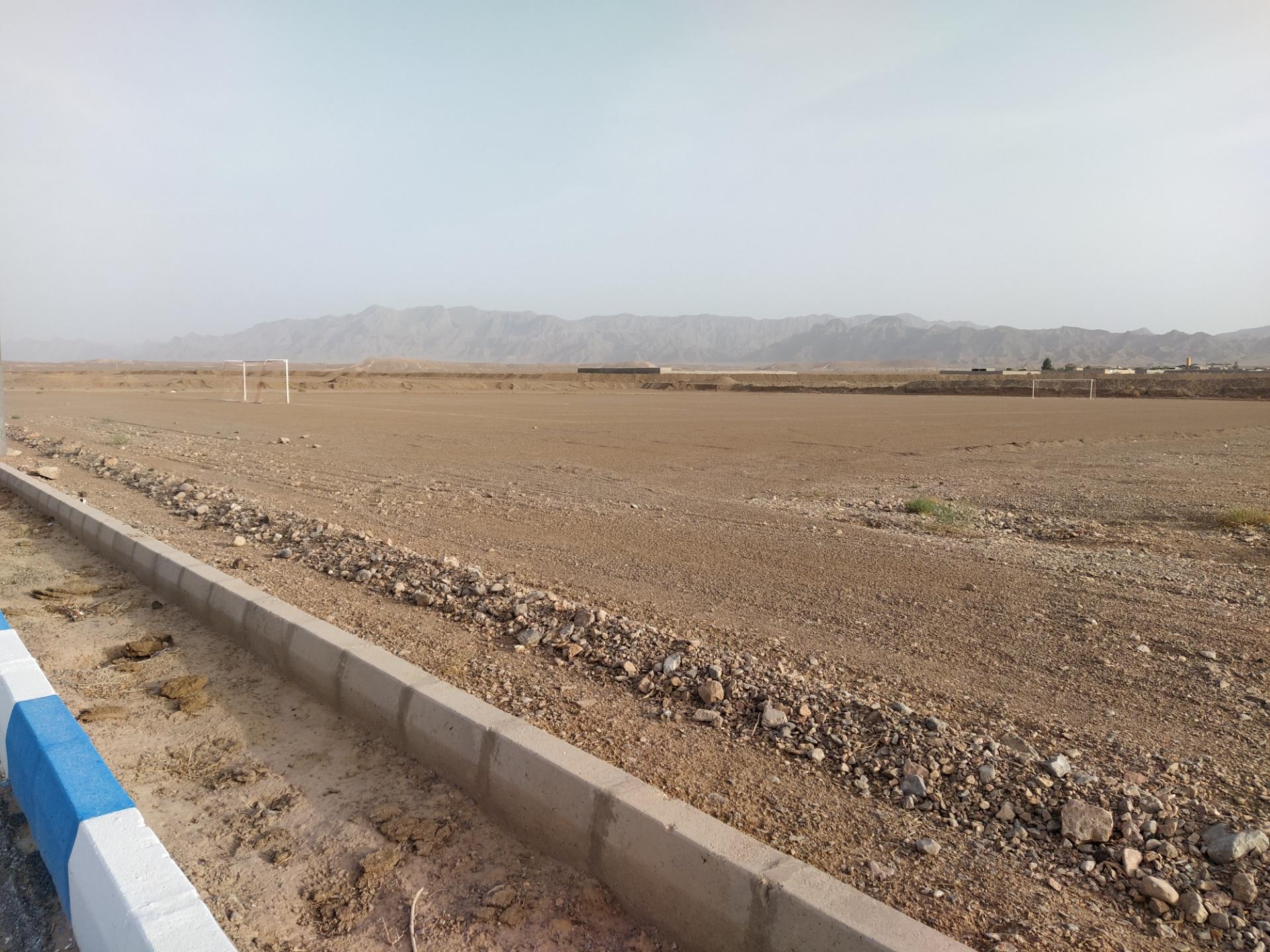 عکس زمین خاکی فوتبال 