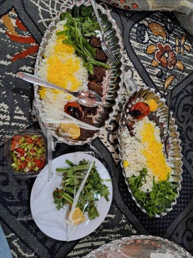 عکس رستوران و سفره‌خانه سنتی همینه